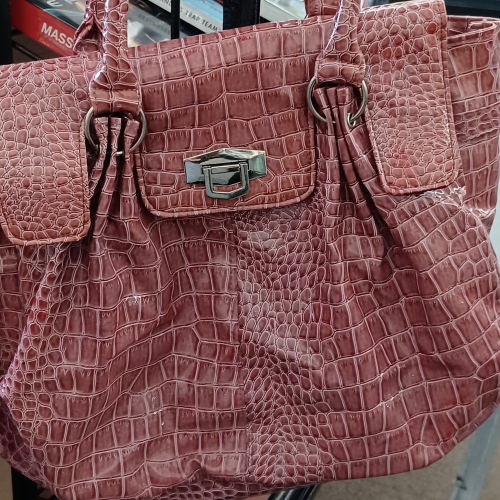 Patent leather bag NeW pRicE